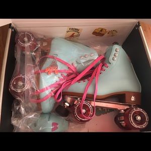 Moxi Beach Bunny Roller Skates